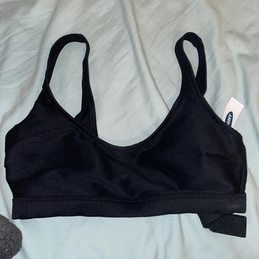 black scoop bikini top